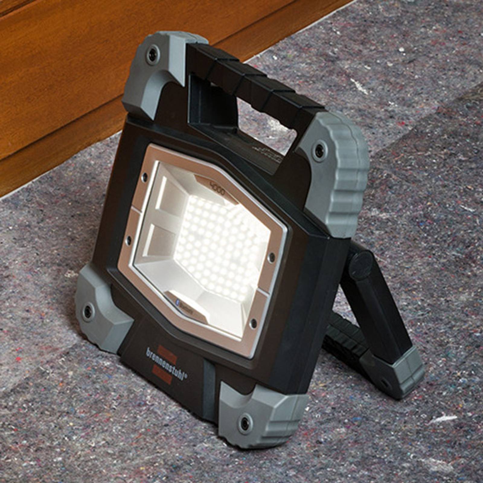 Faretto LED Brennenstuhl Toran 30W Bluetooth – Controllo Da App, 3000lm, IP55, Cavo 5m, Per Esterni E Cantieri