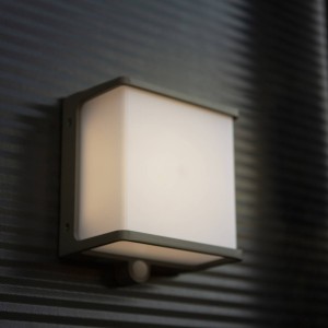 LUTEC LED wandlamp solar Doblo met sensor, breedte 15cm
