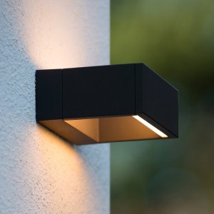Lucide Goa – kantige LED buitenwandlamp in zwart