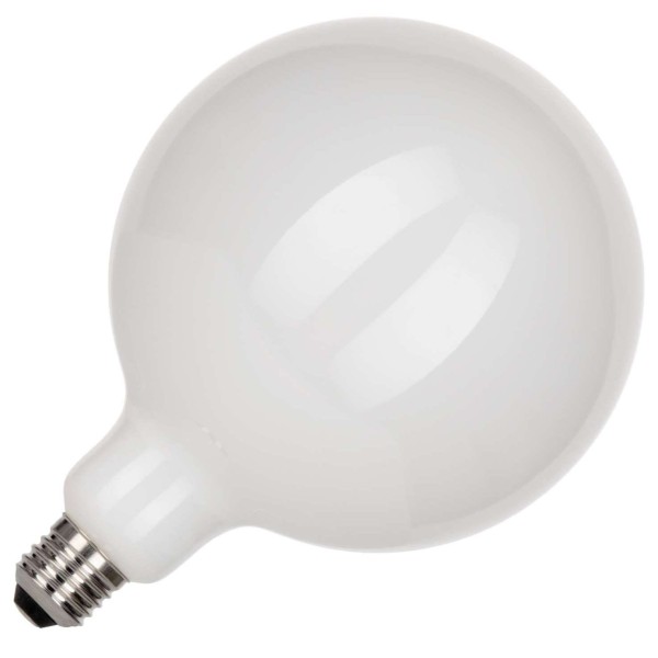 Led filament lampen kan men zien als de moderne duurzame versie van de oude gloeilamp. De zogenaamde filamenten vervangen de traditionele gloeidraad waardoor de lampen vele malen energiezuiniger zijn en veel langer meegaan. Deze serie lampen zijn dimbaar (afhankelijk van type dimmer en aantal te dimmen lampen op 1 dimmer).