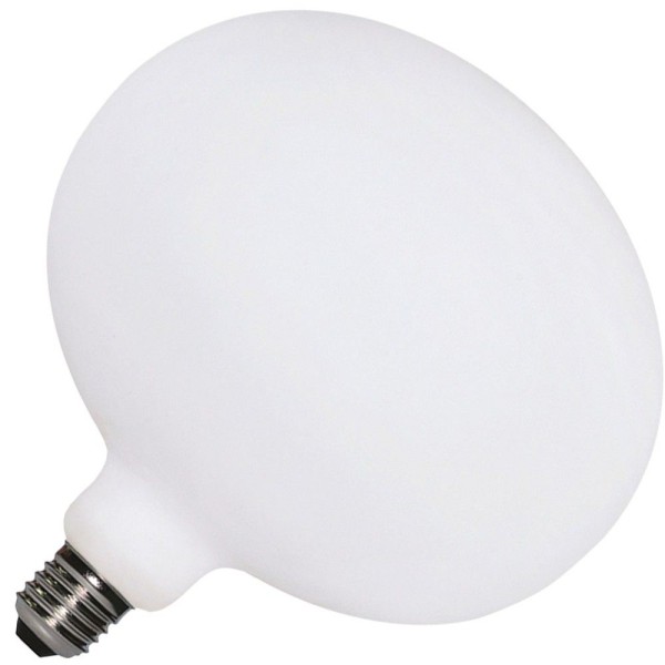 D118 giant lamp uit de nieuwe milky serie van bailey. Dit zijn lampen met 'opaal' melkglas in een bijzondere vorm. De lampen hebben een grote e27 fitting en een led filament van 6 watt. De lampen geven licht dat vergelijkbaar is met een gloeilamp van 54 watt met soortgelijk mat glas.