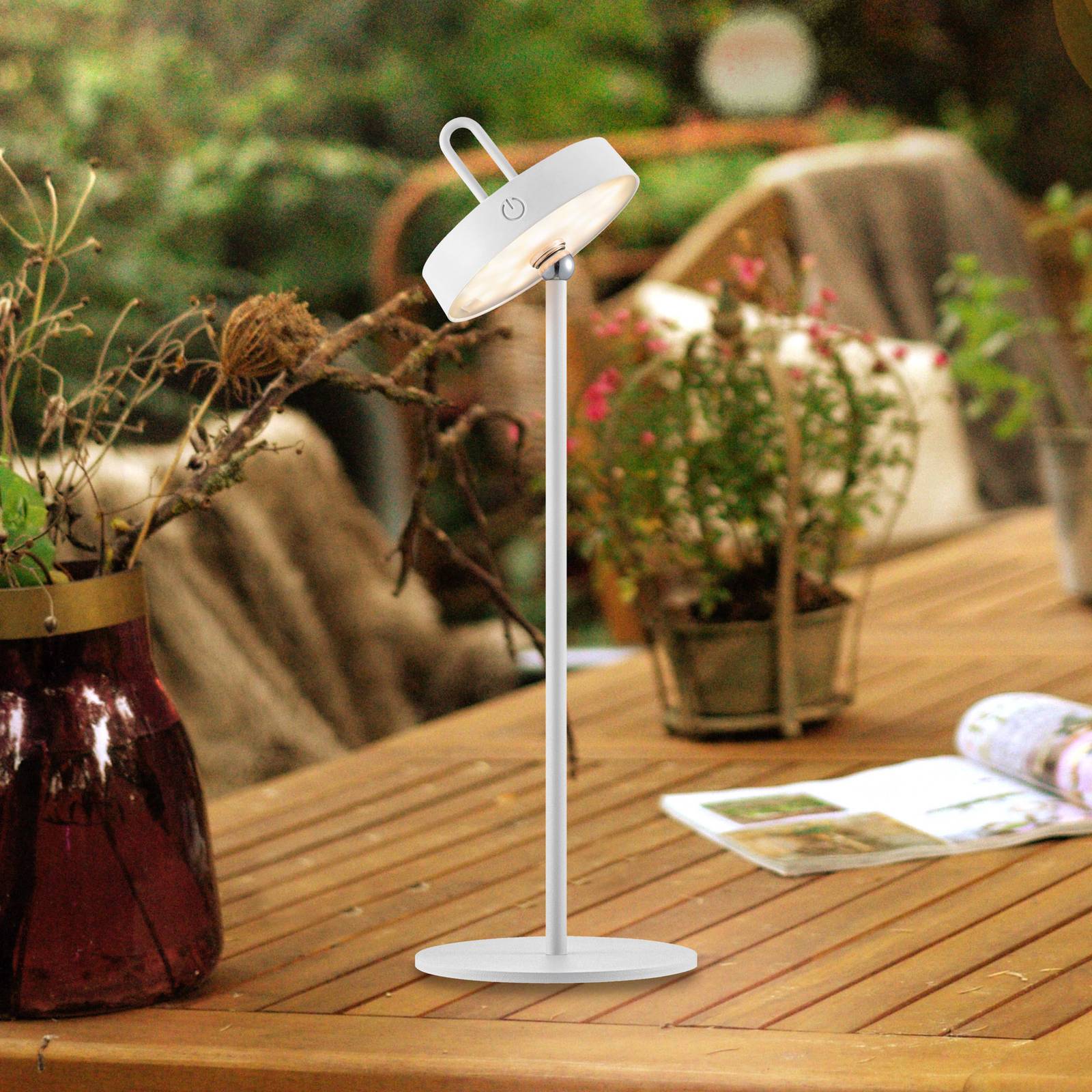 Just light. Amag led tafellamp, wit, ijzer, ip44