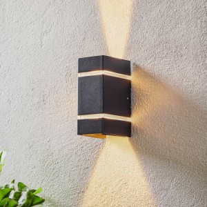 Konstsmide Buitenwandlamp Cremona effectstroken hoogte 19,5cm