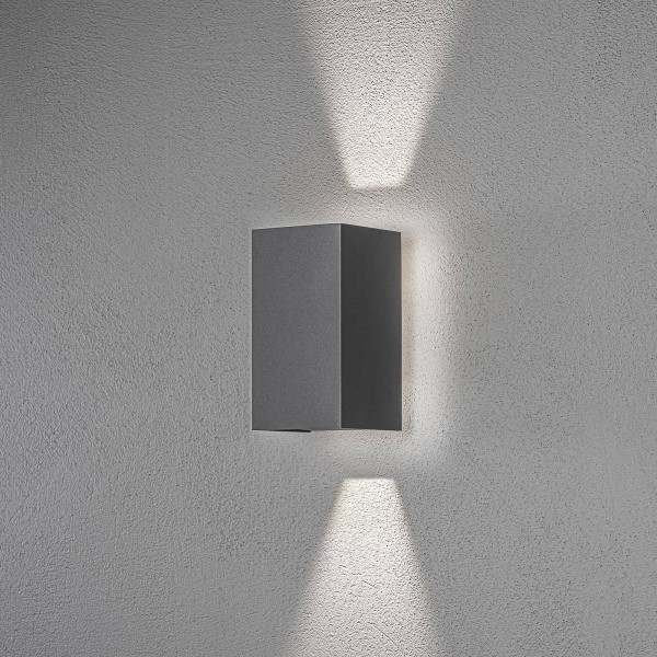 Konstsmide led buiten wandlamp cremona met achtergrondlicht 2