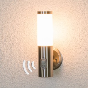 Lindby Kristof – sensor-buitenwandlamp van roestvr. staal