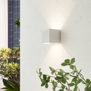 Lindby LED buitenwandlamp Nivar, hoekig, wit, metaal