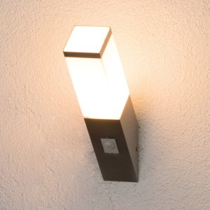 Lindby Lorian – sensor-buitenwandlamp