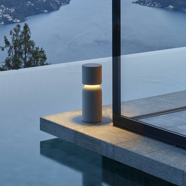 Luceplan nui a led terraslamp van beton dali 2