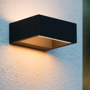 Lucide Goa – hoekige LED buitenwandlamp in zwart