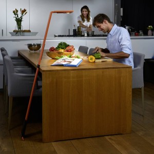 Luctra Flex LED vloerlamp snoerloos, accu oranje