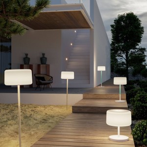 Newgarden Chloe Plant solar-vloerlamp hout