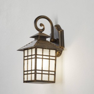 ORION Traditionele buitenwandlamp ILKA, lantaarnvorm